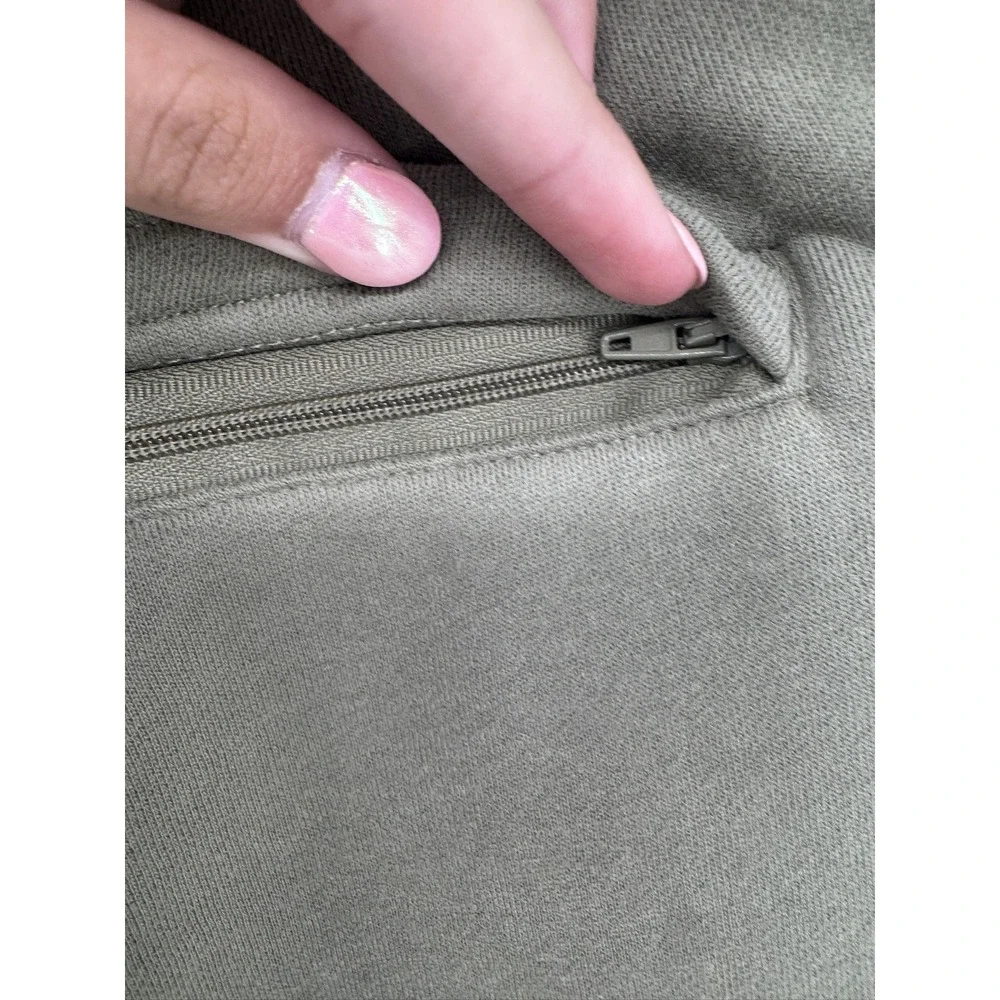 Comfrt Joggers Unisex M Olive Green Relaxed Fit Elastic Ankle Solid